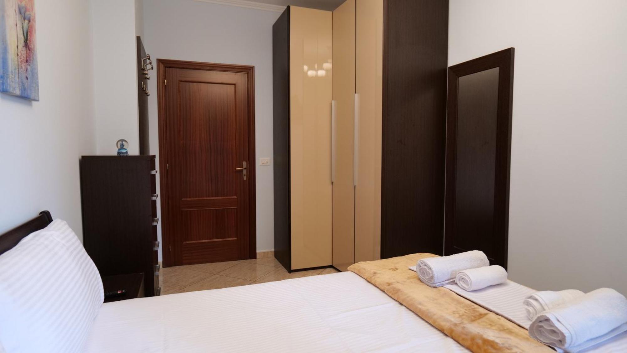 Top Location Kristi Apartments 05 Τίρανα Εξωτερικό φωτογραφία